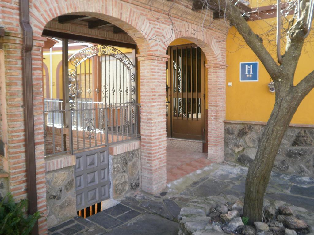 Hostal Restaurante Solaire Castañar de Ibor Esterno foto